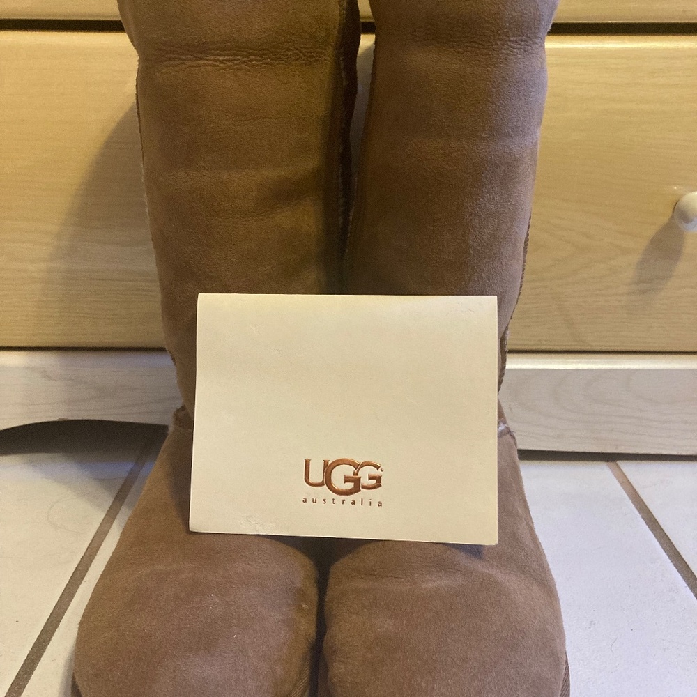 UGG - Women's Size 8 - Chestnut Tall Boots